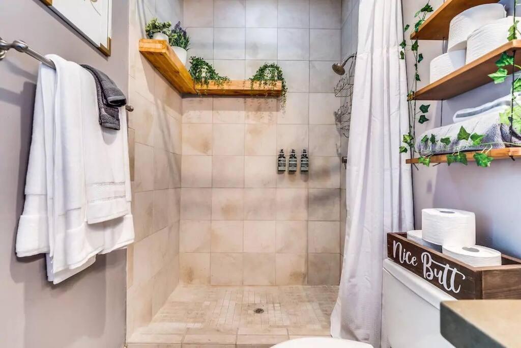2Br Home W Parking Downtown Charm In Full Bloom! Тусон Экстерьер фото