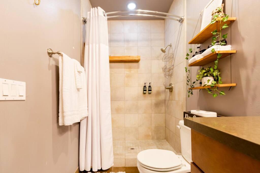 2Br Home W Parking Downtown Charm In Full Bloom! Тусон Экстерьер фото